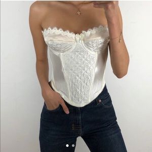 Ivory vintage corset uk size 8 as on model !